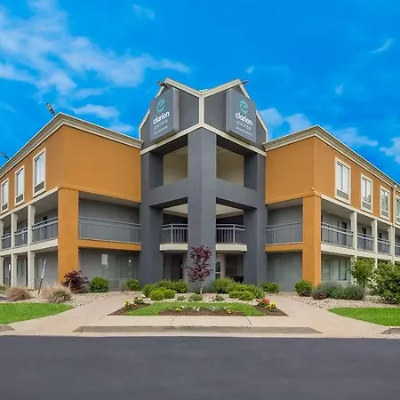 Clarion Pointe Indianapolis Northeast Hotel